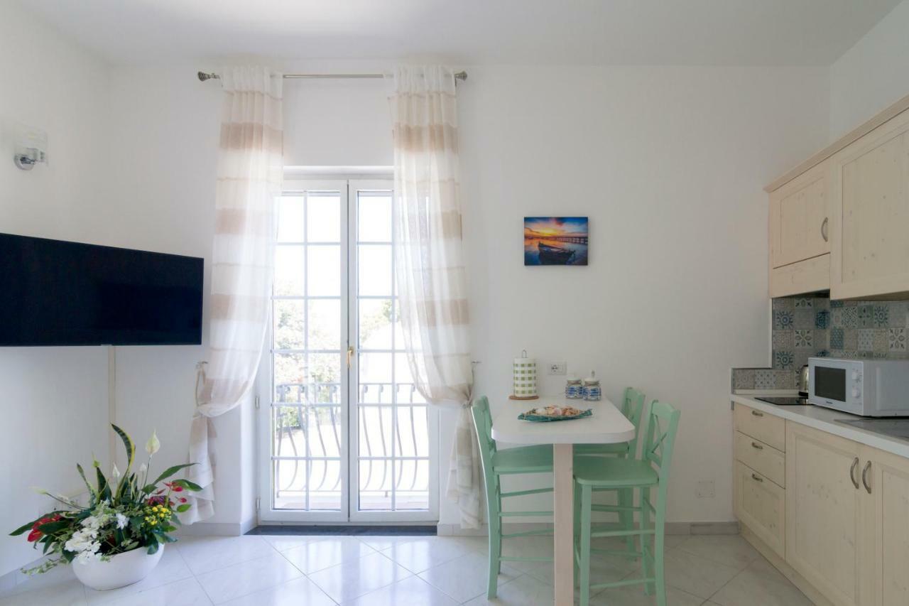 Aquamarine Relaxing Capri Suites Exterior foto